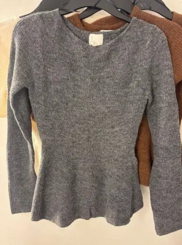 H&M 페플럼 니트 상의 그레이