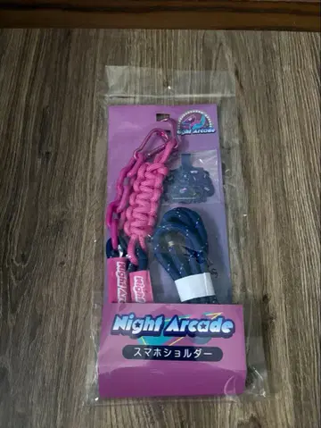 Night Arcade 포켓몬 센터 스마트폰 숄더