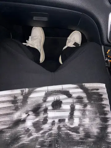 chito 그래픽 프린트 셋업 블랙 후드티