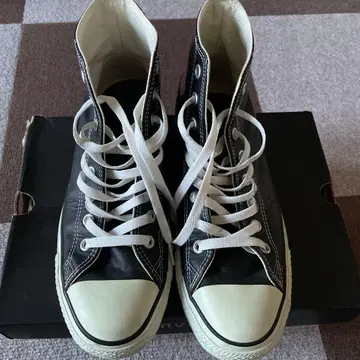 컨버스 블랙 하이컷 스니커즈