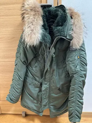 올리브 그린 밀리터리 자켓