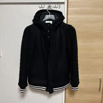 블랙 하프 니트 자켓 후드 부착