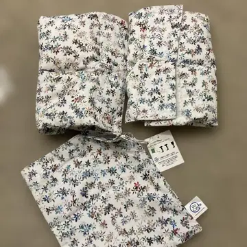 업사이클 다운 꽃무늬 레그 워머