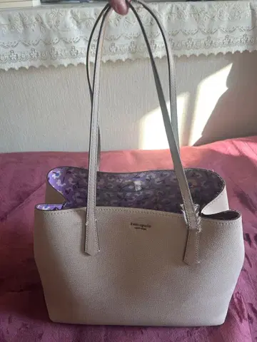케이트 스페이드 가죽 토트백 꽃무늬 손잡이 하자 있음