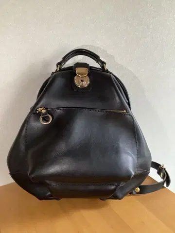 HERZ 헤르츠 완파쿠 백팩 S 블랙