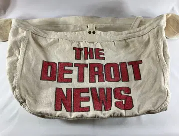 구제 의류 뉴스 페이퍼 백