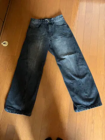 VINTAGE WASHED CURVED DENIM S 사이즈 블랙