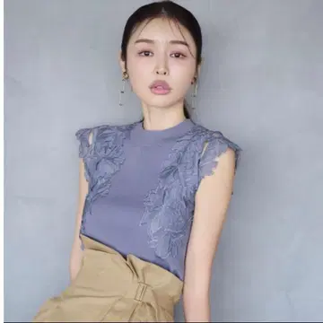 [새상품] Mystrada 자수 니트