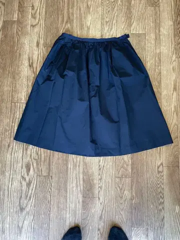 네이비 플레어 스커트 무릎 기장