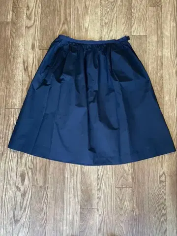 월드 네이비 플레어 스커트 무릎 기장