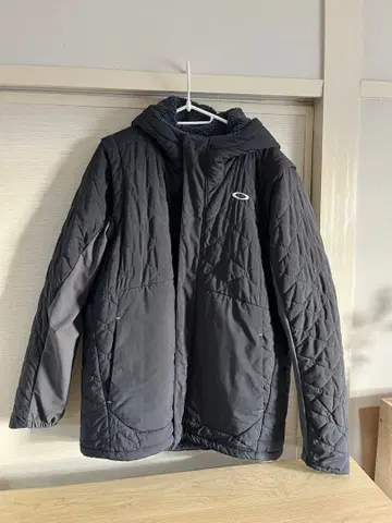 오클리 FOA402870 패딩 자켓 상의 아우터