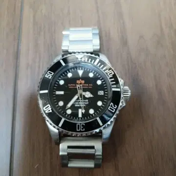 ALPHA 다이버 워치 300m 방수