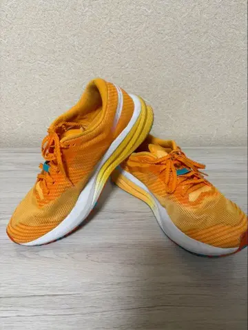 YONEX 러닝화 오렌지