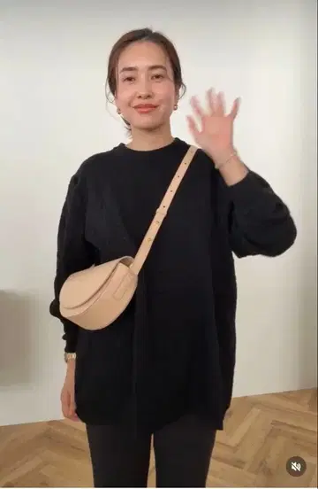 ohga 오가 플라워 자카드 니트 풀오버 블랙