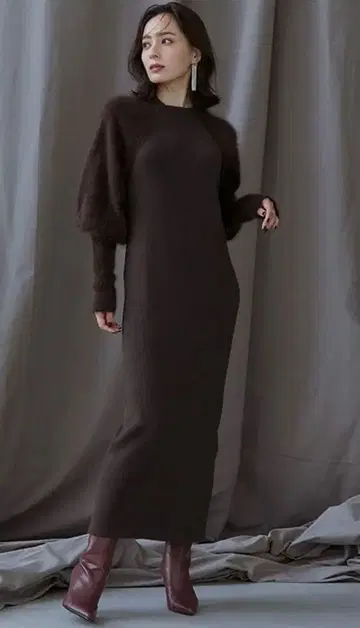 아뉴앙스 다크 브라운 니트 롱 원피스