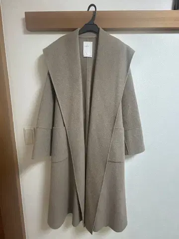 NOBLE 베이지 롱 코트 후드 부착