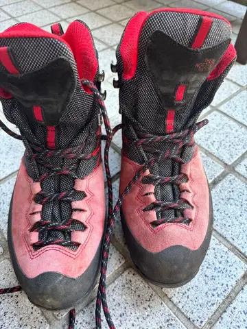 The North Face 등산화 레드/블랙