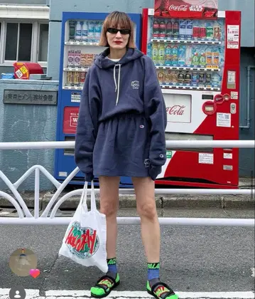 holiday journal standard 후디와 미니 스커트 세트