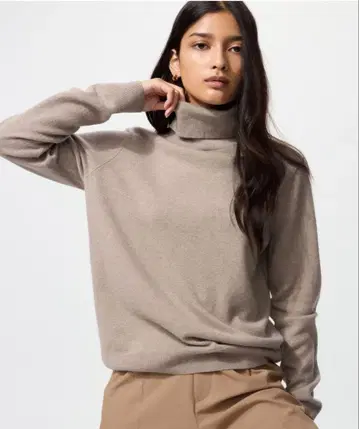 UNIQLO 캐시미어 새상품 베이지 터틀넥 스웨터 M