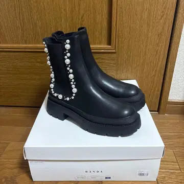 [ 미사용 새상품 ] RANDA 펄 x 스터드 사이드 고어 부츠