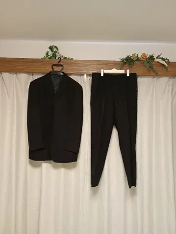 남성용 가을/겨울 수트 AB6 블랙 계열 AOKI 브랜드 [ROCHI]