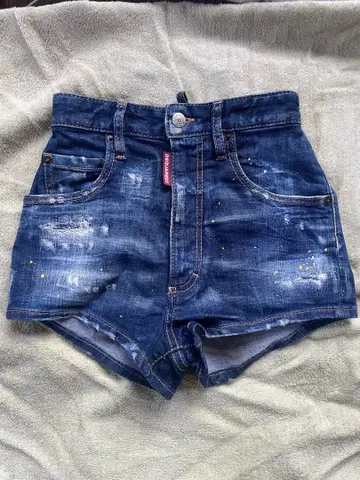 DSQUARED2 데미지 데님 숏팬츠 34