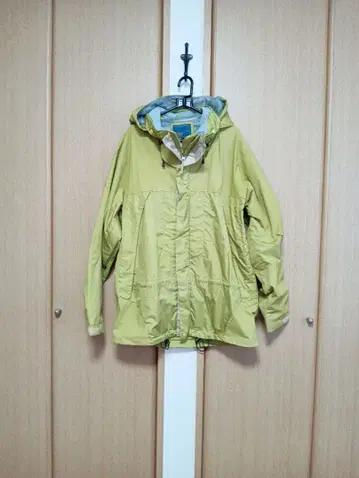 옐로우 그린 색상 탈부착 가능 후드 마운틴 후드티