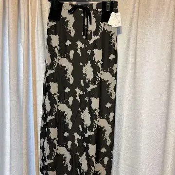 YAMADAYA MEDOC 오리지널 아트풍 올 패턴 디자인 스커트