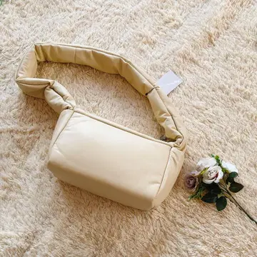 미사용 새상품! nouer 숄더백 인조 가죽