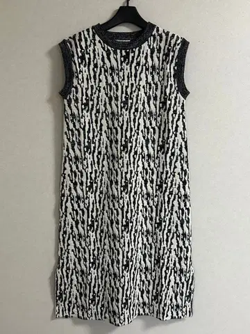 YAMADAYA 슬리브리스 니트 패턴 원피스