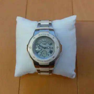 BABY-G 전파 솔라 시계