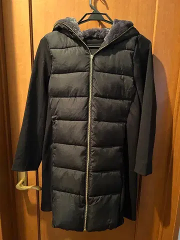 [ 미사용 새상품 정가 32000엔 ] 후드 부착 블랙 롱 다운 자켓