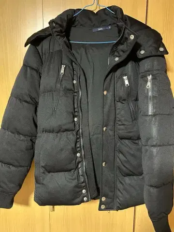 Cleagic 블랙 다운 자켓 M 사이즈