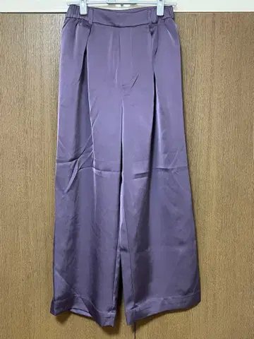 [ SENSE OF PLACE ] 새틴 인턱 팬츠