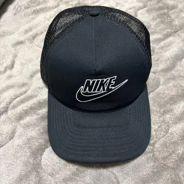 NIKE 블랙 트래커 캡