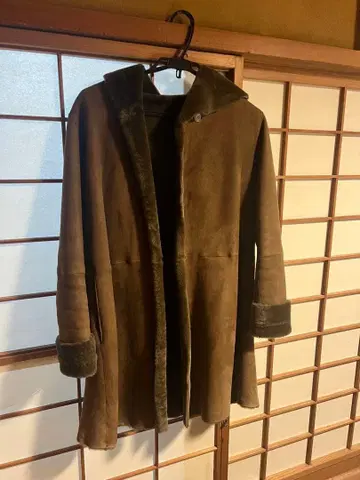 Tomorrow Land 구매 UNKNOWN 무스탕 코트 영국제