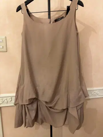 FOXEY 슬리브리스 미니 원피스 38 베이지