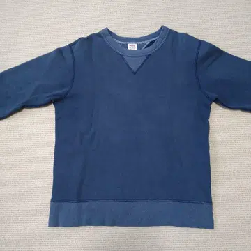 BARNS 다크 블루 긴팔 맨투맨