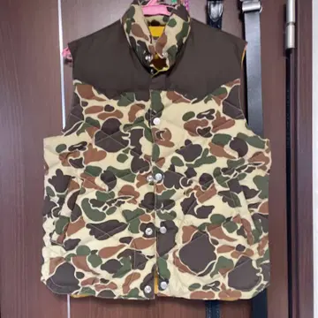 쿠시맨 카모 패턴 다운 베스트