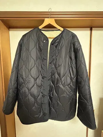 BEAMS 보아 안감 퀼팅 자켓 블랙