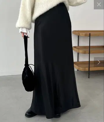 CAPRICIEUX LE'MAGE 바이어스 새틴 스커트