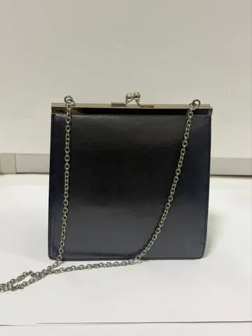 블랙 포멀 백 체인 스트랩 포함