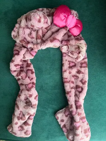 [USJ 한정판] 헬로키티 레오파드 무늬 머플러 팬캡 모자 핑크