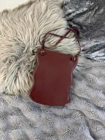 숄더백 디자인 웨이브 브라운