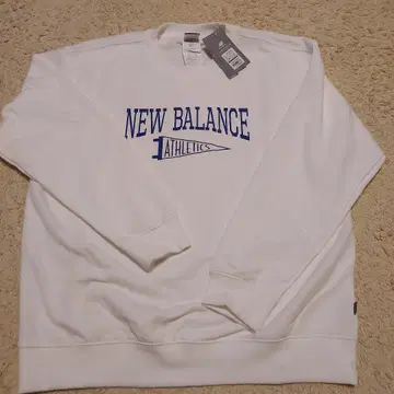 뉴발란스 화이트 맨투맨 L
