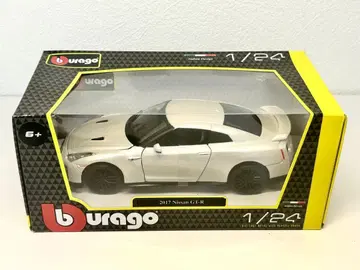 burago 2017 Nissan GT-R 1/24