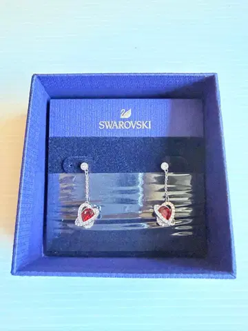 [ 미사용 새상품 ] Swarovski 귀걸이 크리스탈 레드