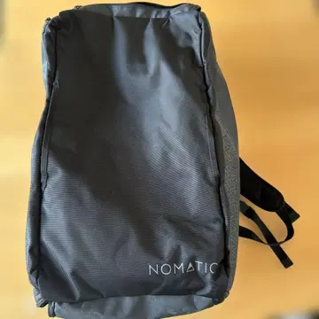 NOMATIC 블랙 백팩