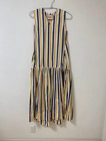 PLAN C 스트라이프 슬리브리스 원피스