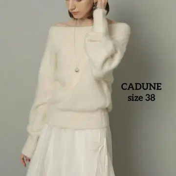 폭스 캐시미어 오프숄더 니트